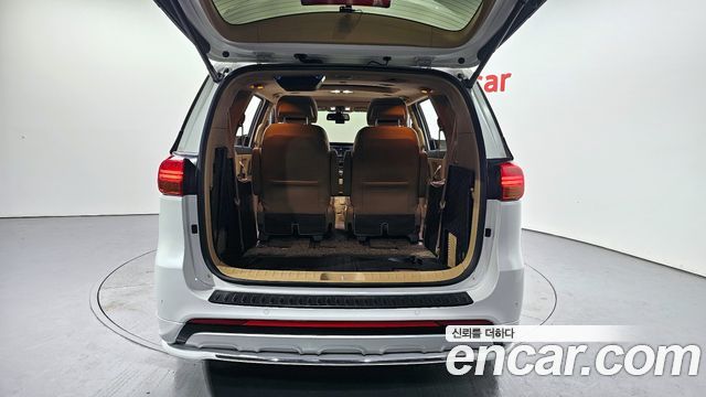 Kia Canival 2018 — photo 20