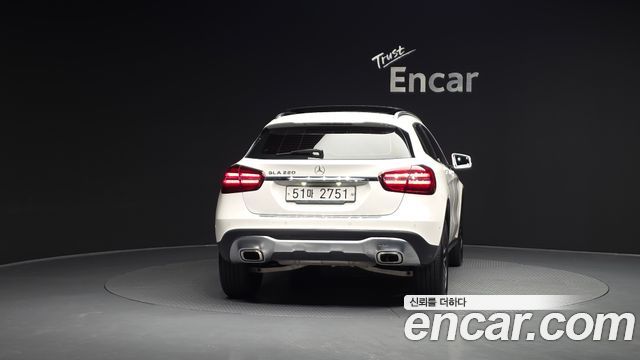 Mercedes-Benz GLA-Class 2018 — photo 4