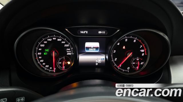 Mercedes-Benz GLA-Class 2018 — photo 11