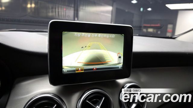 Mercedes-Benz GLA-Class 2018 — photo 20