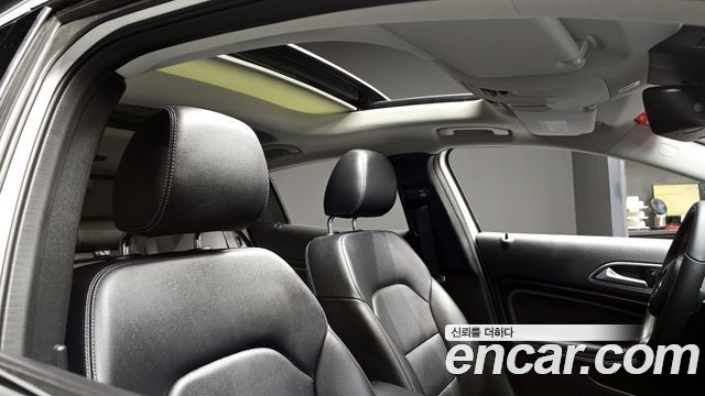 Mercedes-Benz GLA-Class 2018 — photo 21