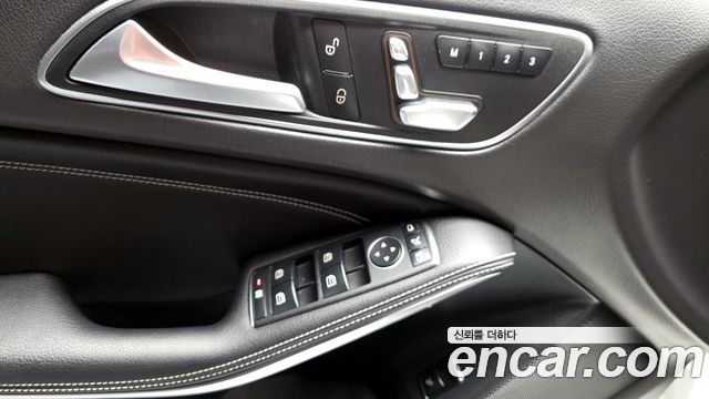 Mercedes-Benz GLA-Class 2018 — photo 25