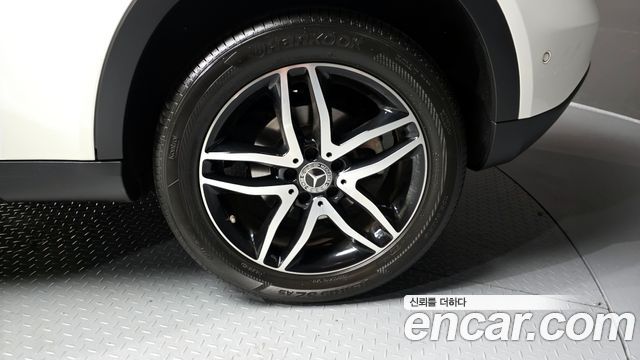 Mercedes-Benz GLA-Class 2018 — photo 7