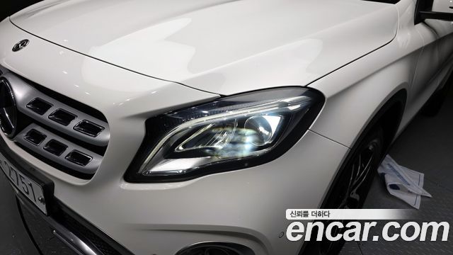Mercedes-Benz GLA-Class 2018 — photo 8