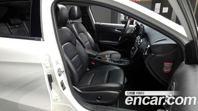 Mercedes-Benz GLA-Class 2018 — photo 16