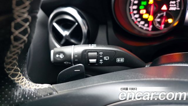 Mercedes-Benz GLA-Class 2018 — photo 27
