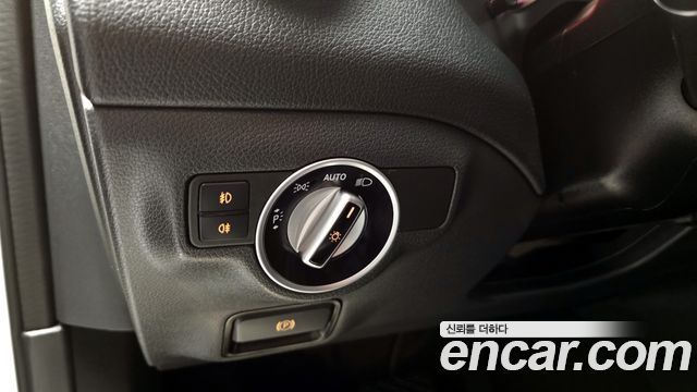 Mercedes-Benz GLA-Class 2018 — photo 28