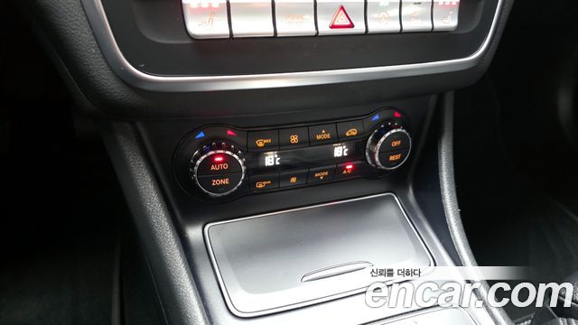 Mercedes-Benz GLA-Class 2018 — photo 30