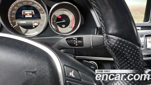 Mercedes-Benz E-Class 2014 — photo 9