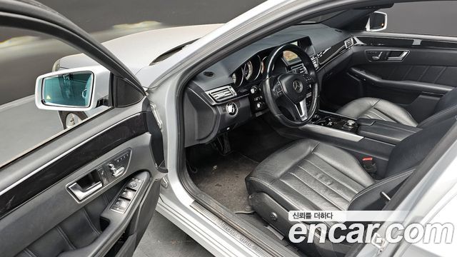 Mercedes-Benz E-Class 2014 — photo 12