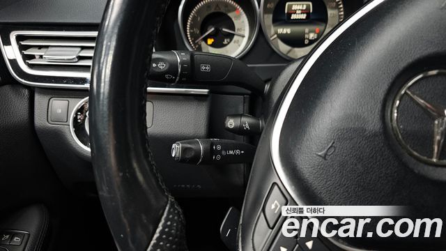 Mercedes-Benz E-Class 2014 — photo 18