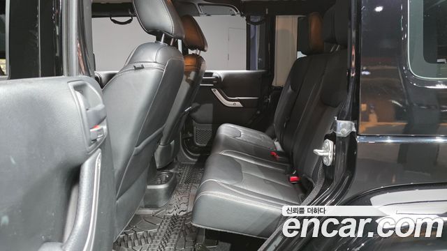 Jeep Wrangler 2017 — photo 18