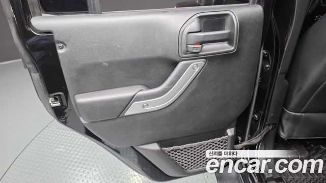 Jeep Wrangler 2017 — photo 15