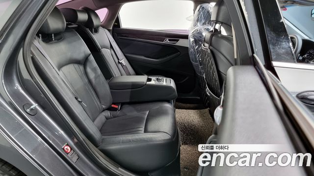 Genesis G80 2018 — photo 11