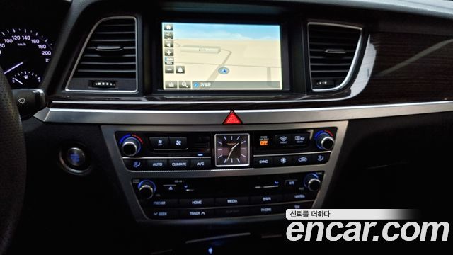 Genesis G80 2018 — photo 13
