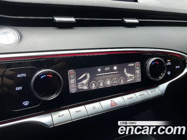 Genesis GV70 2022 — photo 15