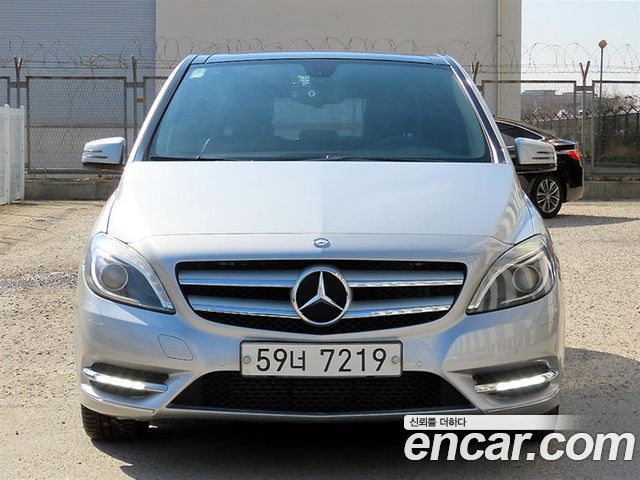 Mercedes-Benz B-Class 2013 — photo 1