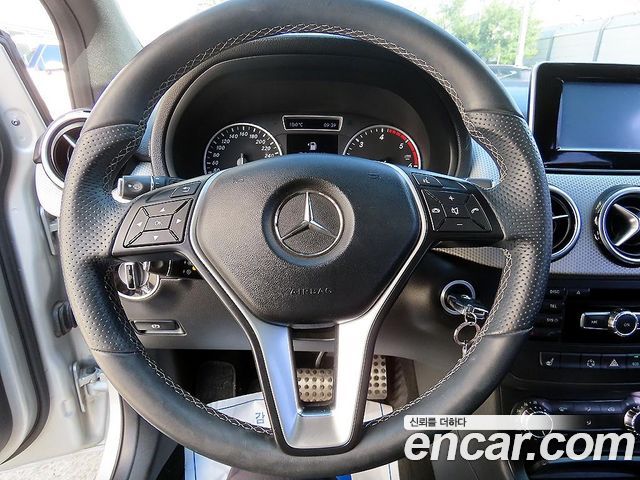Mercedes-Benz B-Class 2013 — photo 8