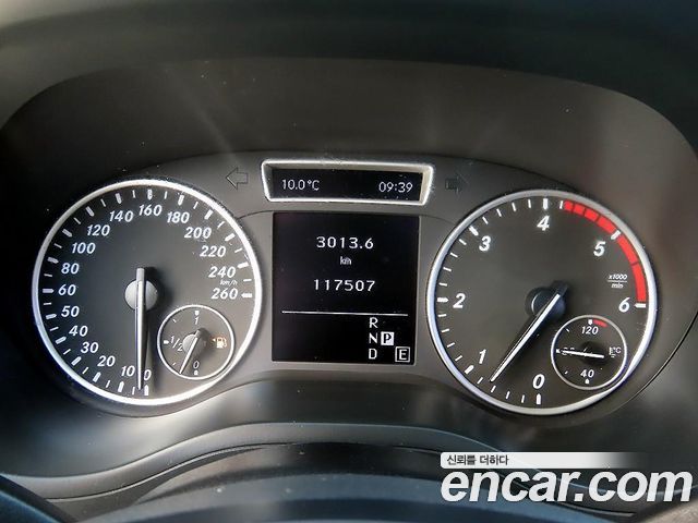 Mercedes-Benz B-Class 2013 — photo 9