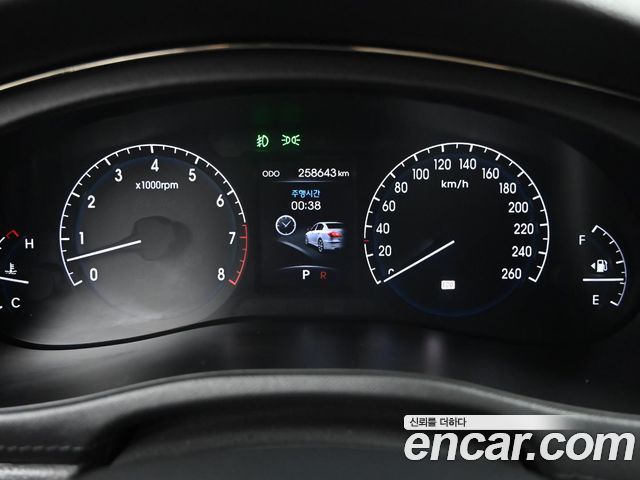 Hyundai Genesis 2012 — photo 8
