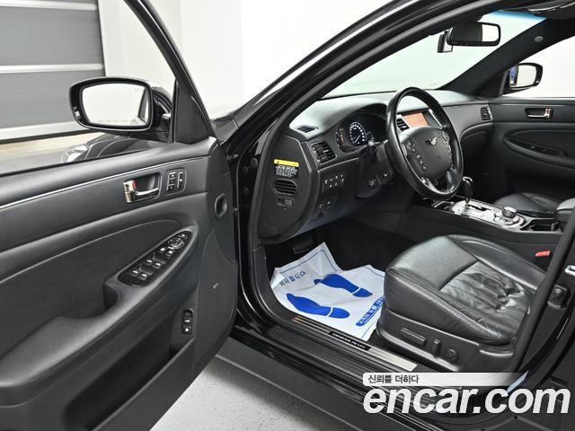 Hyundai Genesis 2012 — photo 11