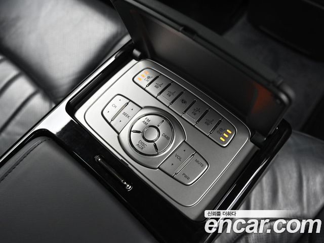 Hyundai Genesis 2012 — photo 16