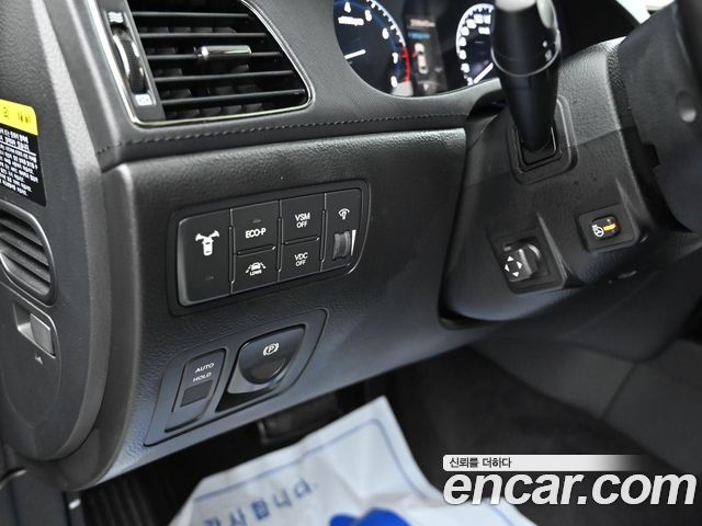 Hyundai Genesis 2012 — photo 17