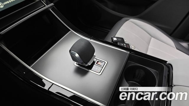 Land Rover Range Rover Evoque 2024 — photo 12