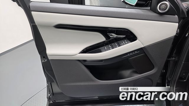 Land Rover Range Rover Evoque 2024 — photo 14