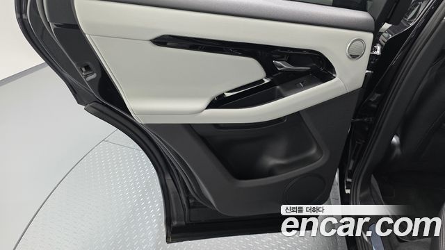 Land Rover Range Rover Evoque 2024 — photo 15