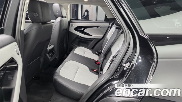 Land Rover Range Rover Evoque 2024 — photo 16