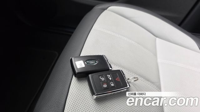 Land Rover Range Rover Evoque 2024 — photo 31