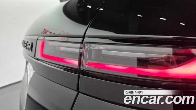Land Rover Range Rover Evoque 2024 — photo 32