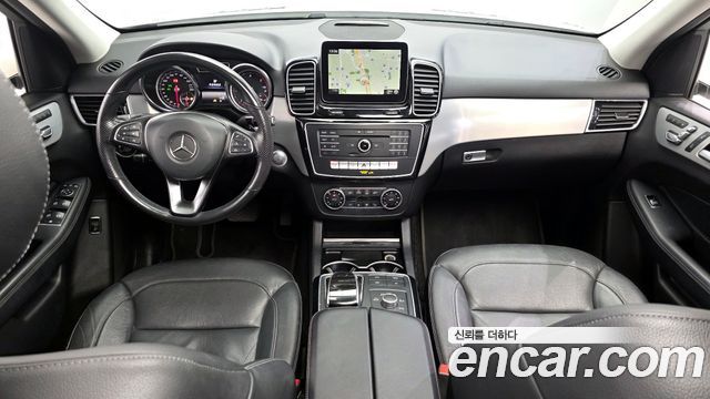 Mercedes-Benz GLE-Class 2018 — photo 10