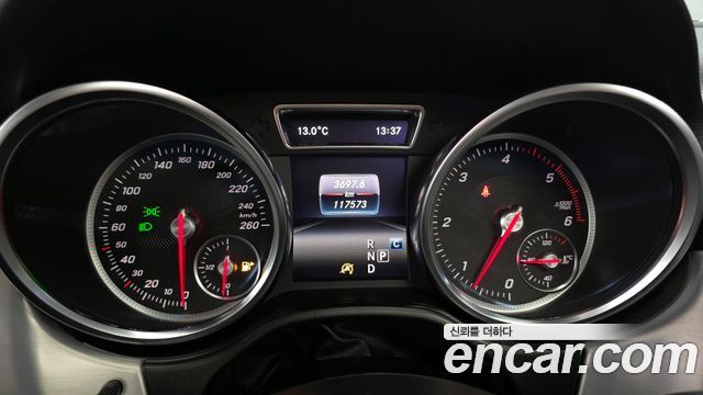 Mercedes-Benz GLE-Class 2018 — photo 11