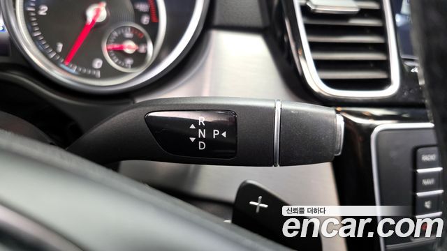 Mercedes-Benz GLE-Class 2018 — photo 12