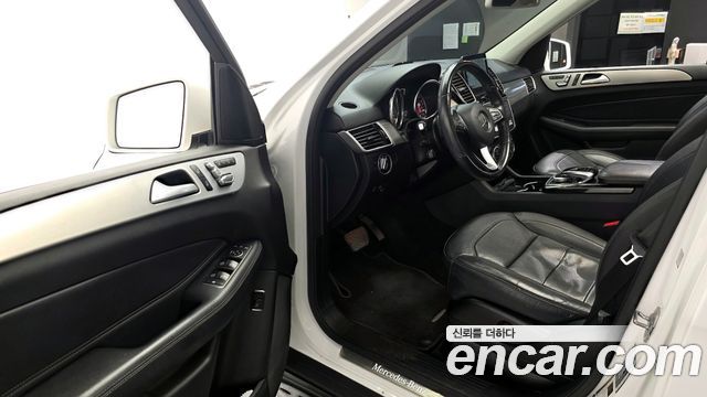 Mercedes-Benz GLE-Class 2018 — photo 13