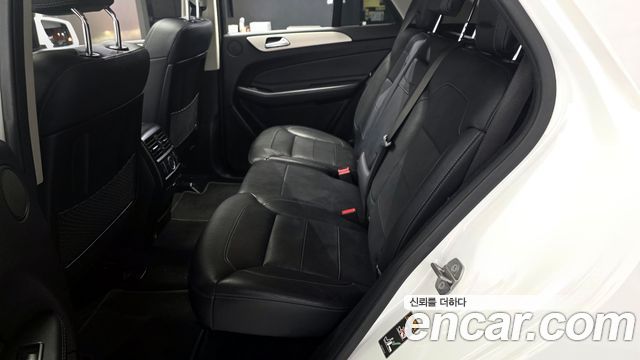 Mercedes-Benz GLE-Class 2018 — photo 18