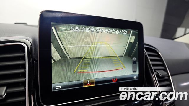 Mercedes-Benz GLE-Class 2018 — photo 21