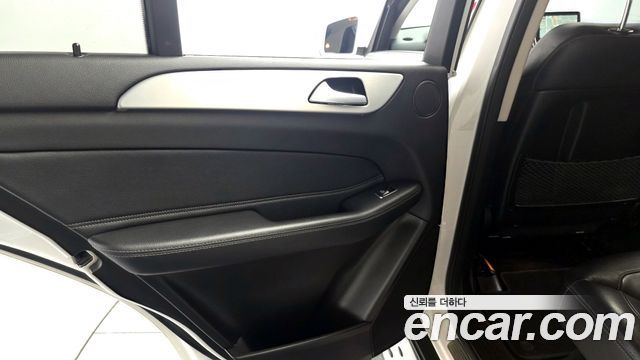 Mercedes-Benz GLE-Class 2018 — photo 15