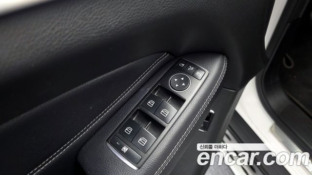 Mercedes-Benz GLE-Class 2018 — photo 28