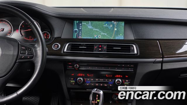 BMW 7-Series 2012 — photo 15