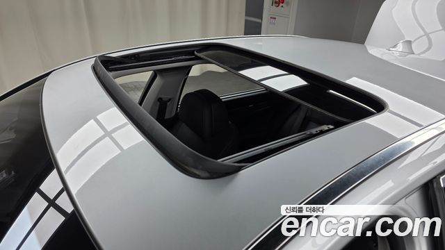 BMW 7-Series 2012 — photo 17