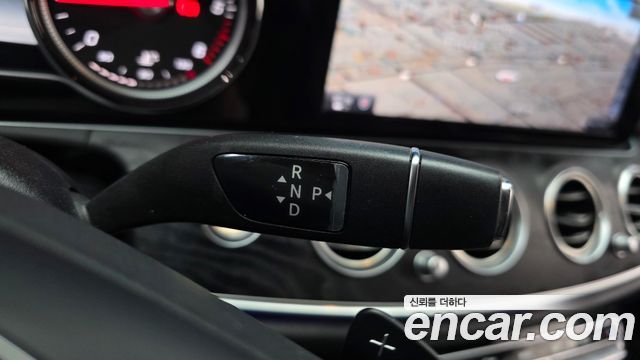 Mercedes-Benz E-Class 2017 — photo 9