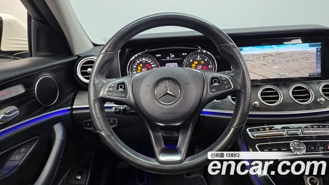 Mercedes-Benz E-Class 2017 — photo 13