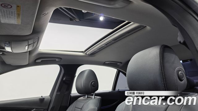 Mercedes-Benz E-Class 2017 — photo 18