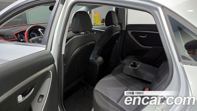 Hyundai i30 2012 — photo 11