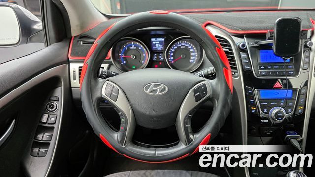 Hyundai i30 2012 — photo 13