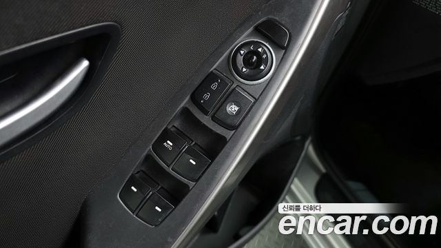 Hyundai i30 2012 — photo 14
