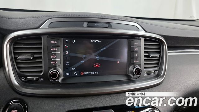 Kia Sorento 2018 — photo 28